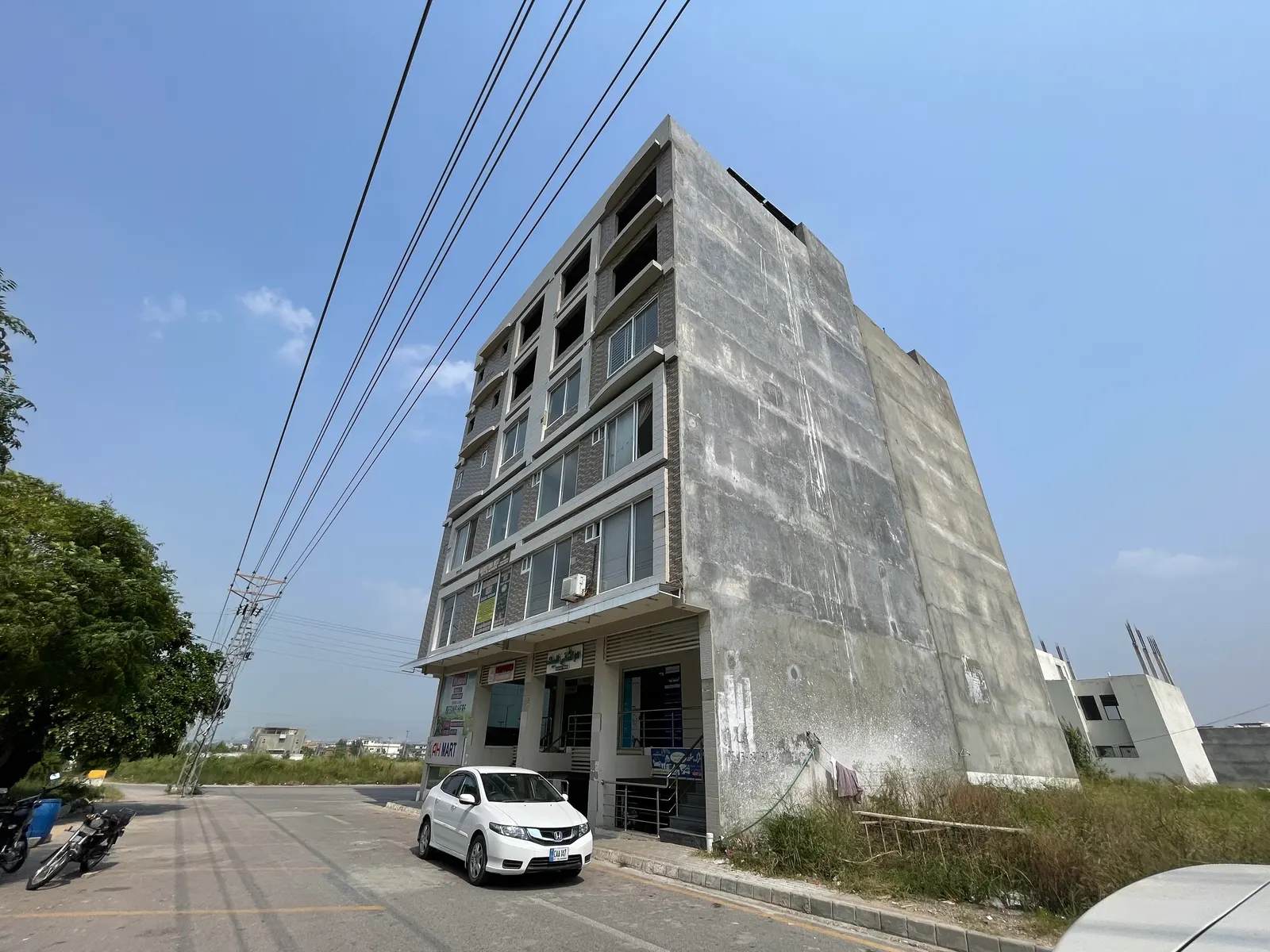 AH Arcade building from the side, structure complete